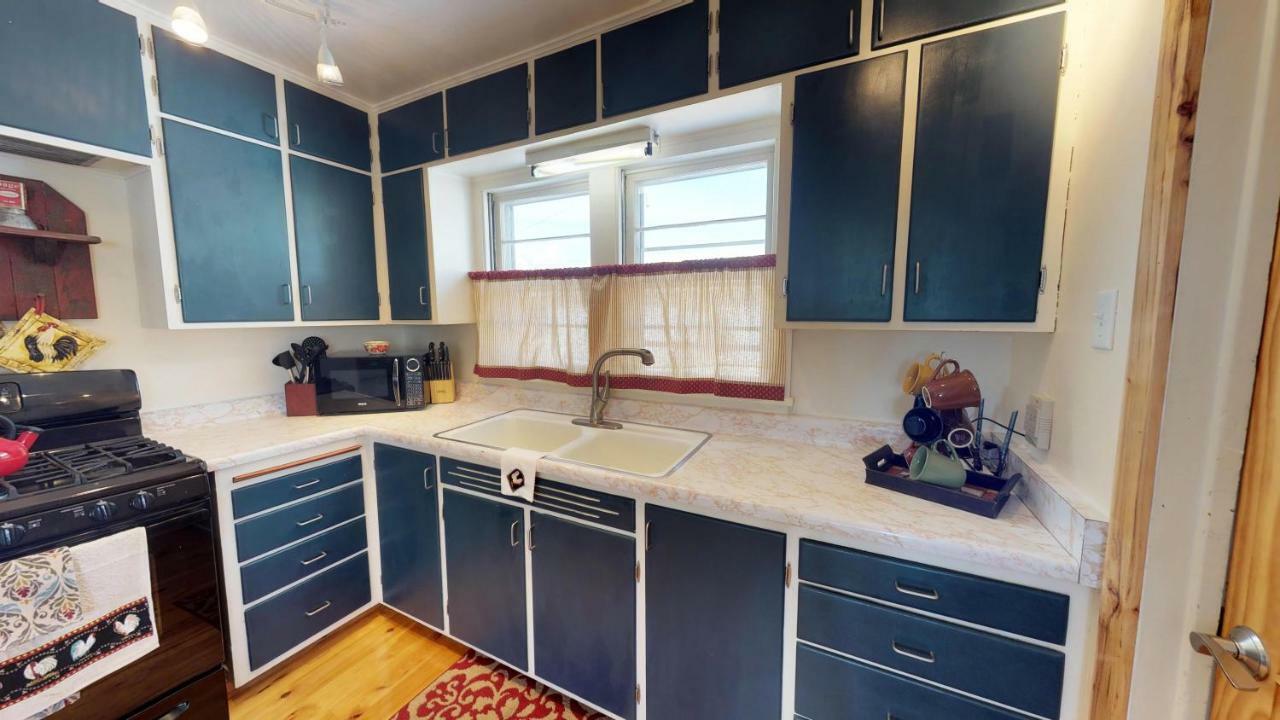 Wisteria Vine Cottage Монтичело Екстериор снимка