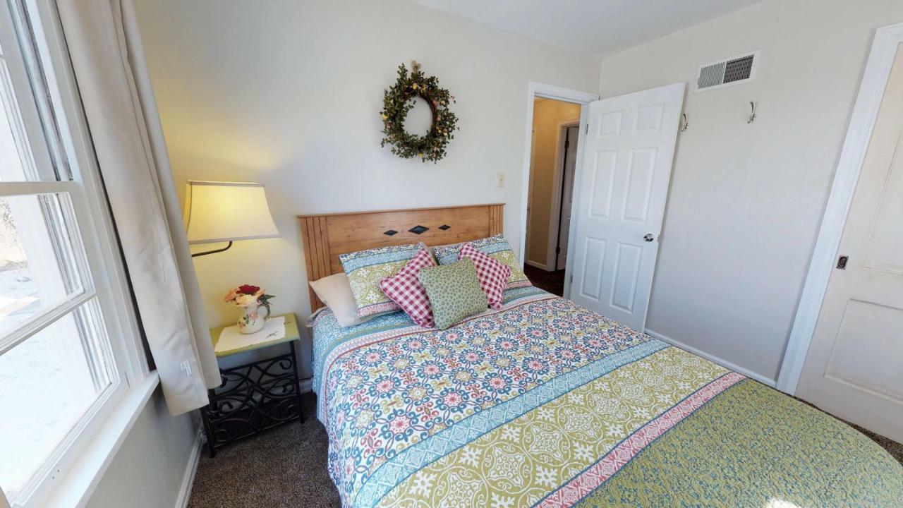 Wisteria Vine Cottage Монтичело Екстериор снимка